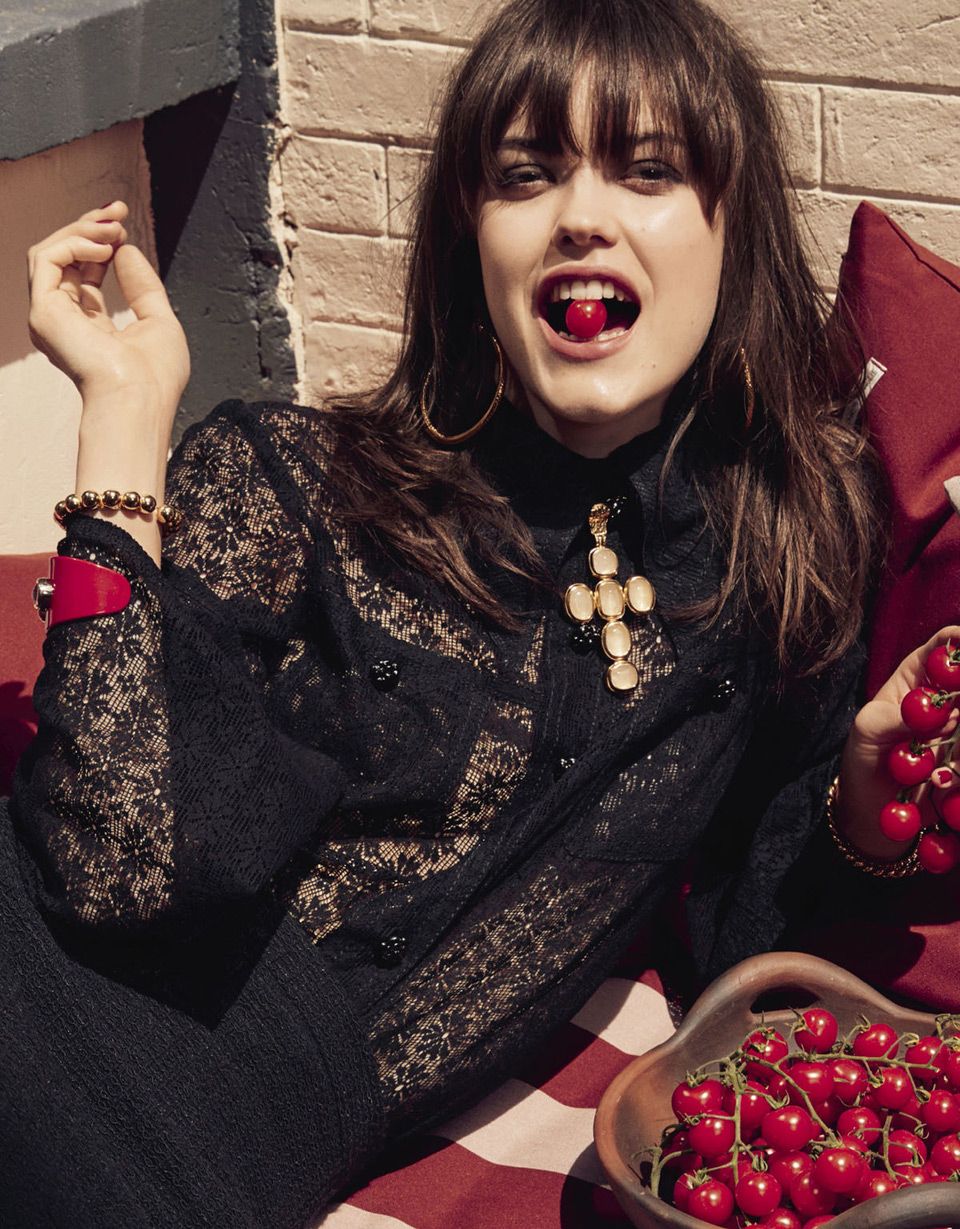 Чёрный цвет в журнале Grazia