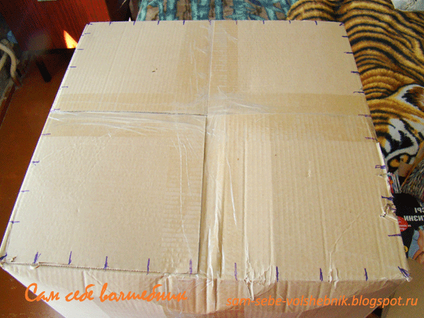 Плетеная коробка для хранения вещей из газет и старой картонной коробки