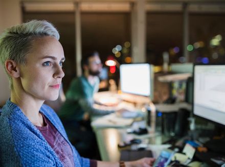 Женщина в офисе