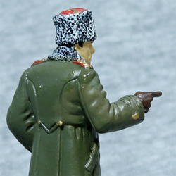 Оловянная миниатюра генерал в зимней форме