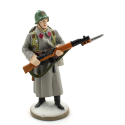 Оловянная миниатюра красноармеец стрелковых частей РККА в зимней форме