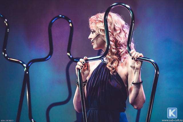 Кристина Кузьмина: поэзия женских форм