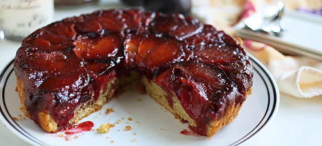 Сливовый пирог-перевертыш