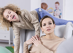 Сын ходил по потолку