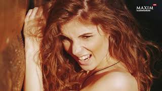 Miss MAXIM Финалистка Анна Федотова в огнеопасной фотосессии с дровами