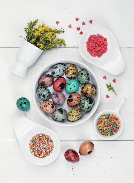 Натюрморт с пасхальными яйцами — стоковое изображение Натюрморт с пасхальными яйцами Лицензионные Стоковые Изображения