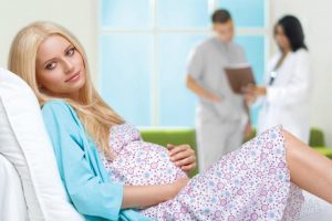 Женская одежда для больницы и родильного дома: что выбрать